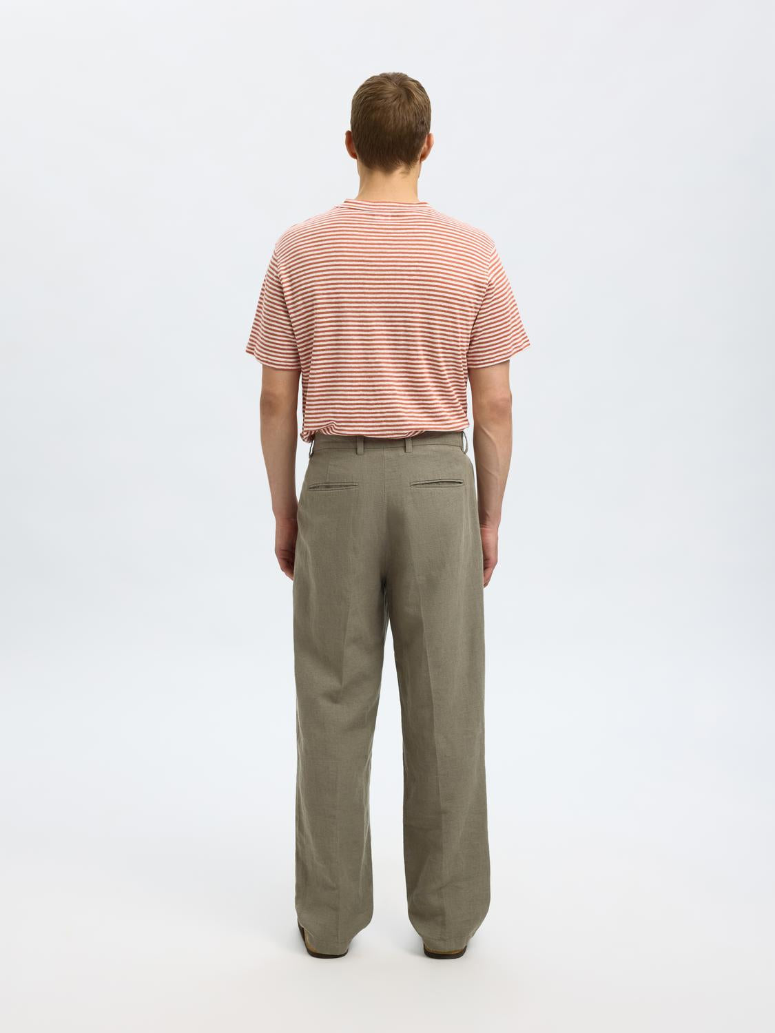 model_shot-back